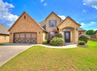 2804 SE 8th St, Moore, OK 73160