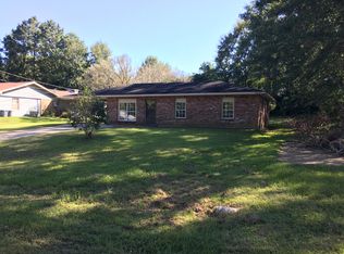 611 W Camp Ave, Lumberton, MS 39455