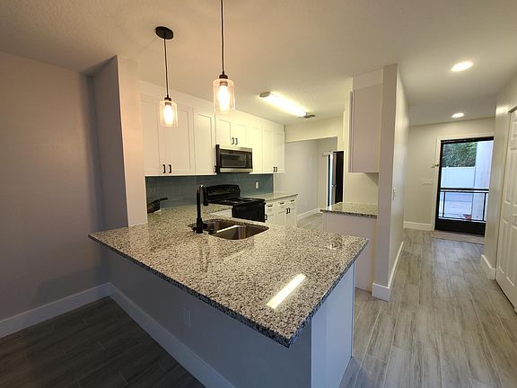 4th image of 2368 Barbados Dr