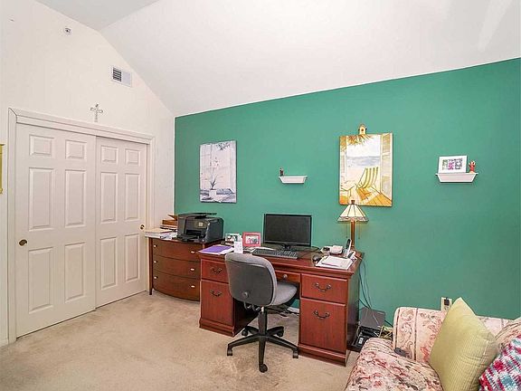 5th image of 142 Kettles Ln