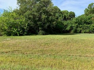 134 Redwood Rd, Rotonda West, FL 33947