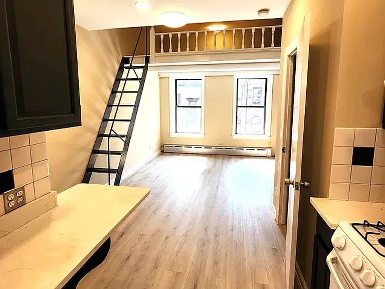 407 W 39th St #W5B — Photo 4