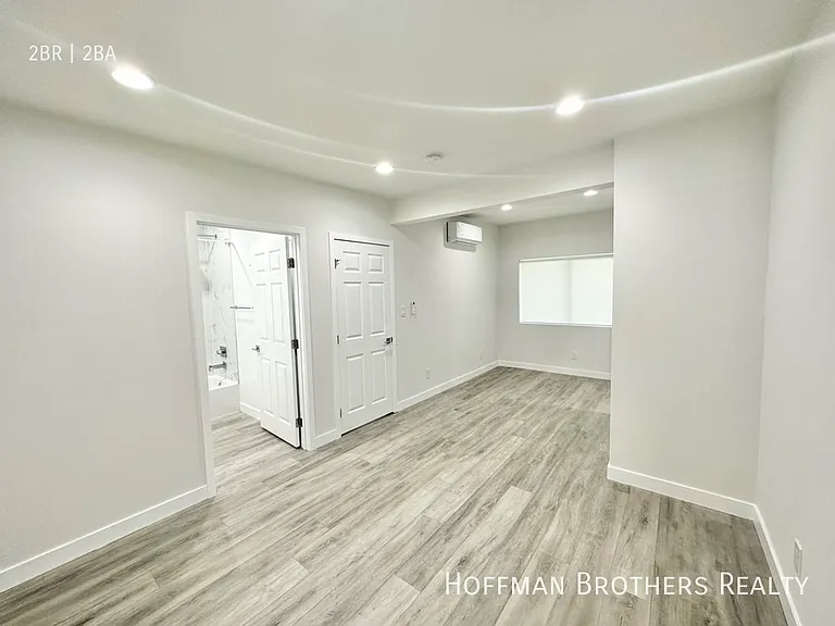 608 1/2 W Hillcrest Blvd — Photo 10