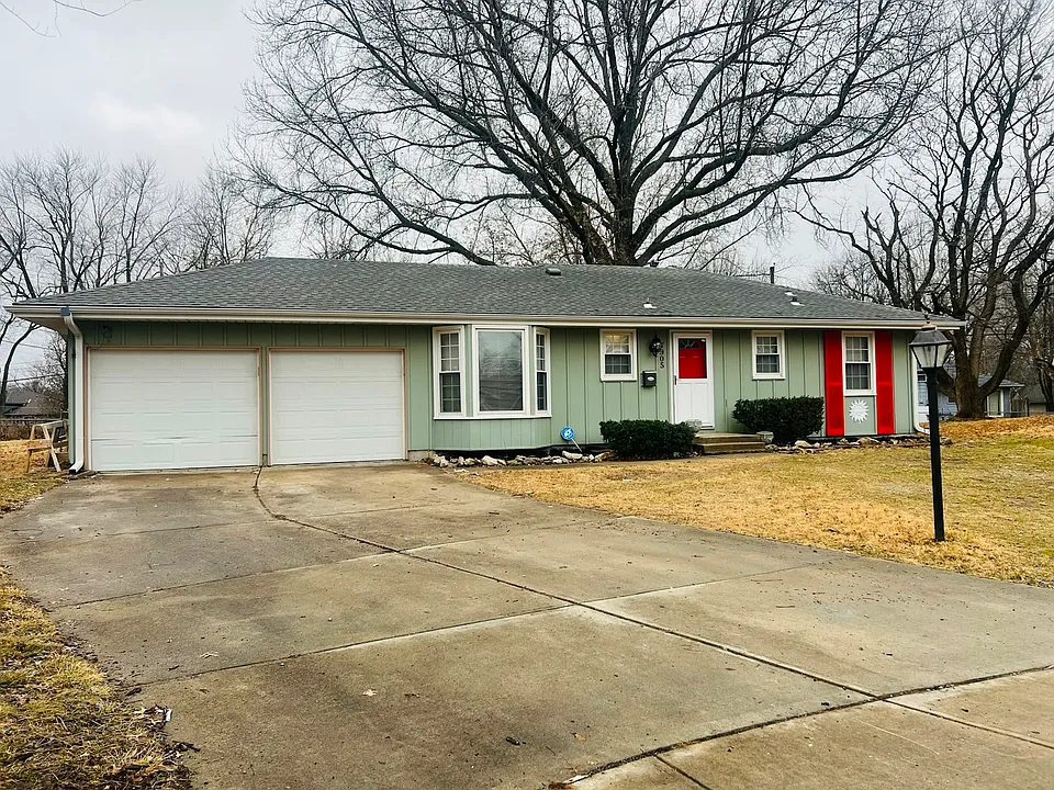 7905 E 93rd Ter