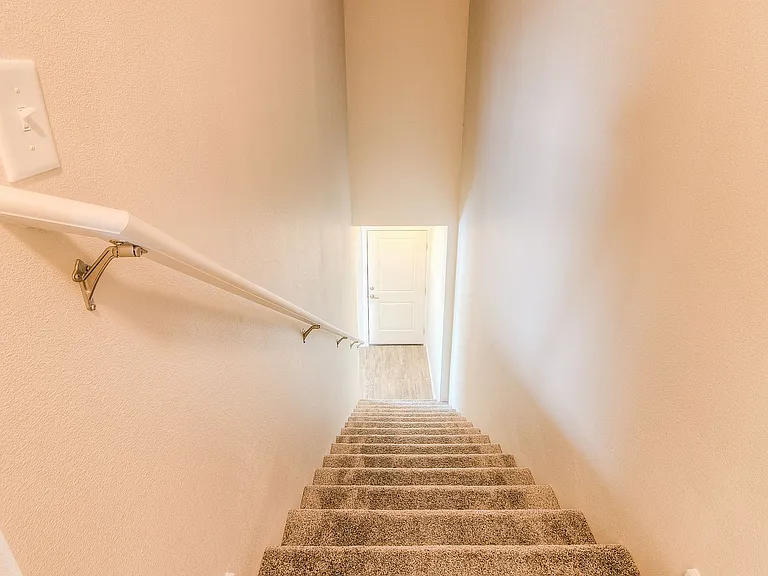 Ahtanum Crossing 2404 — Photo 14