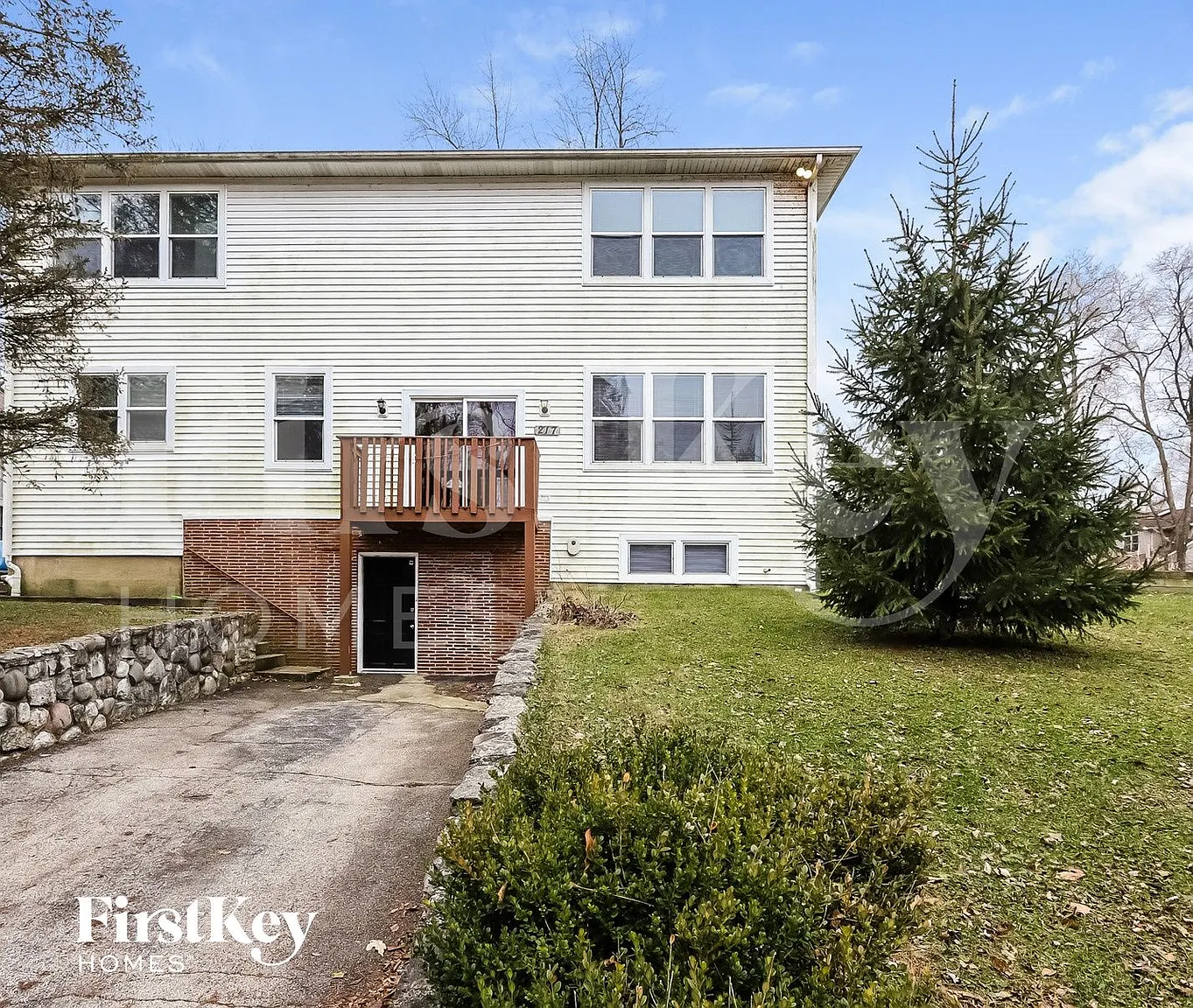 217 Fairfield Dr photo 1