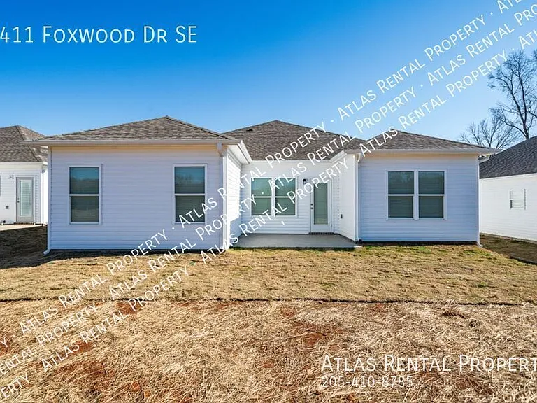 4411 Foxwood Dr — Photo 2