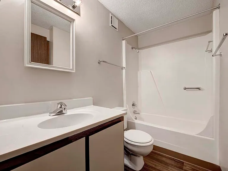 Northrup Court — Photo 29
