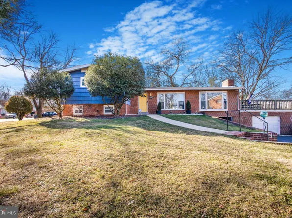 6105 Cable Ave, Suitland, MD 20746