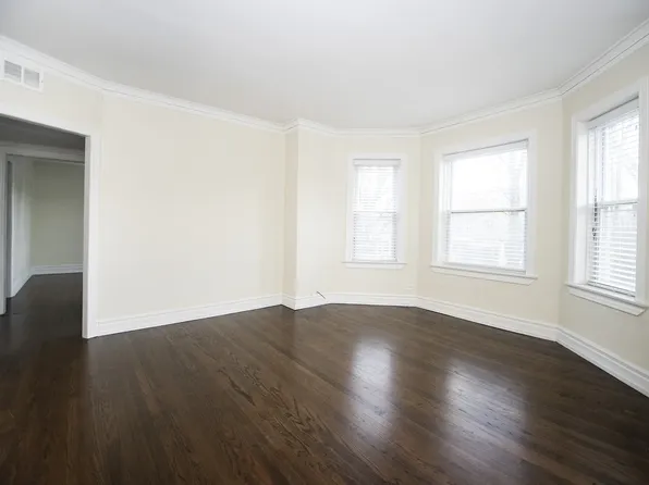 3702 N Hoyne Ave #3, Chicago, IL 60618