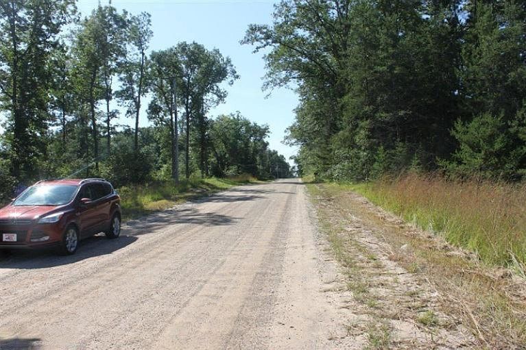 2nd image of 637 Baker Rd