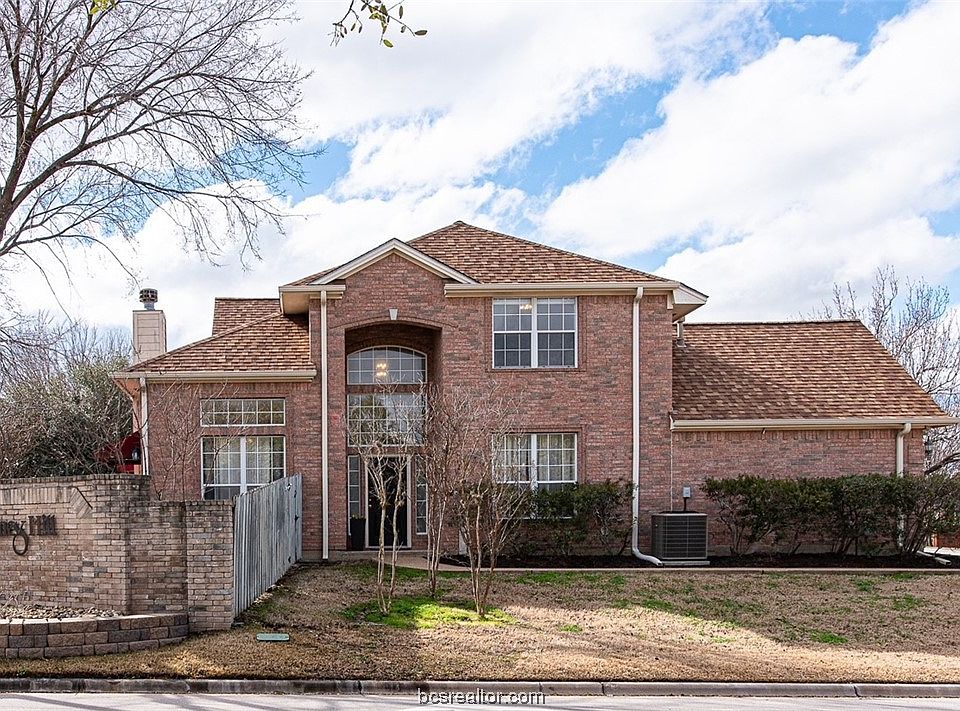 1st image of 301 Chimney Hill Dr