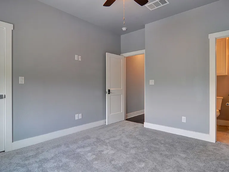2822 Forest Park Blvd — Photo 65