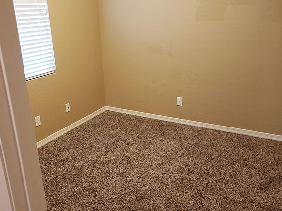 3rd image of 1554 E Verado Dr