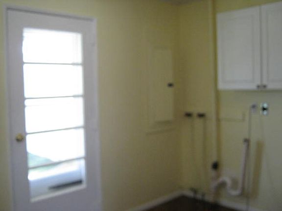 4th image of 217 Saint Marys Ln