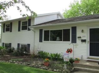 1715 Hass Dr, South Bend, IN 46635