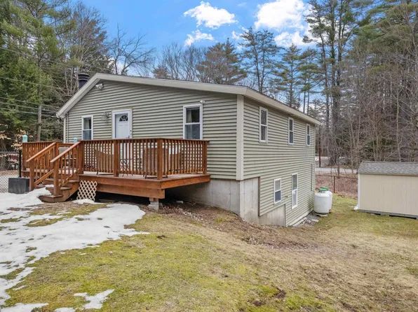 27 Emerald Drive, Hillsborough, NH 03244