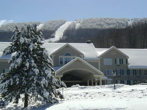 37 Corey Rd #433, Hancock, MA 01237