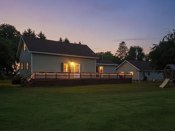 6420 N 2nd St, Wells, MI 49894