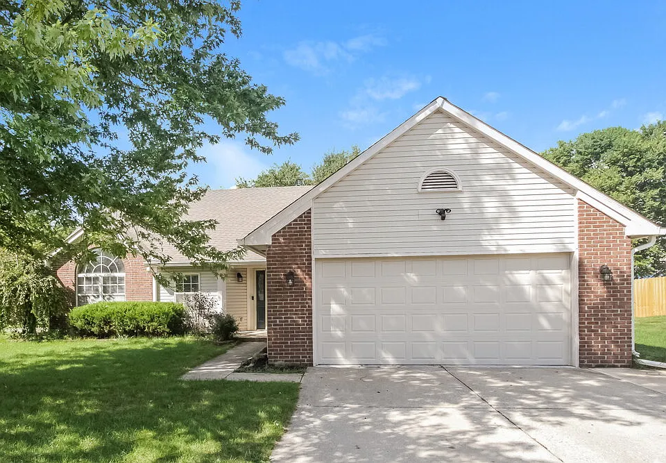 32 Grassy Dr