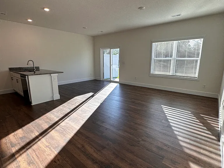 3037 Bogart Ln — Photo 7