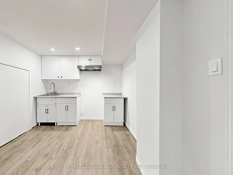 1496 Simcoe St N — Photo 39