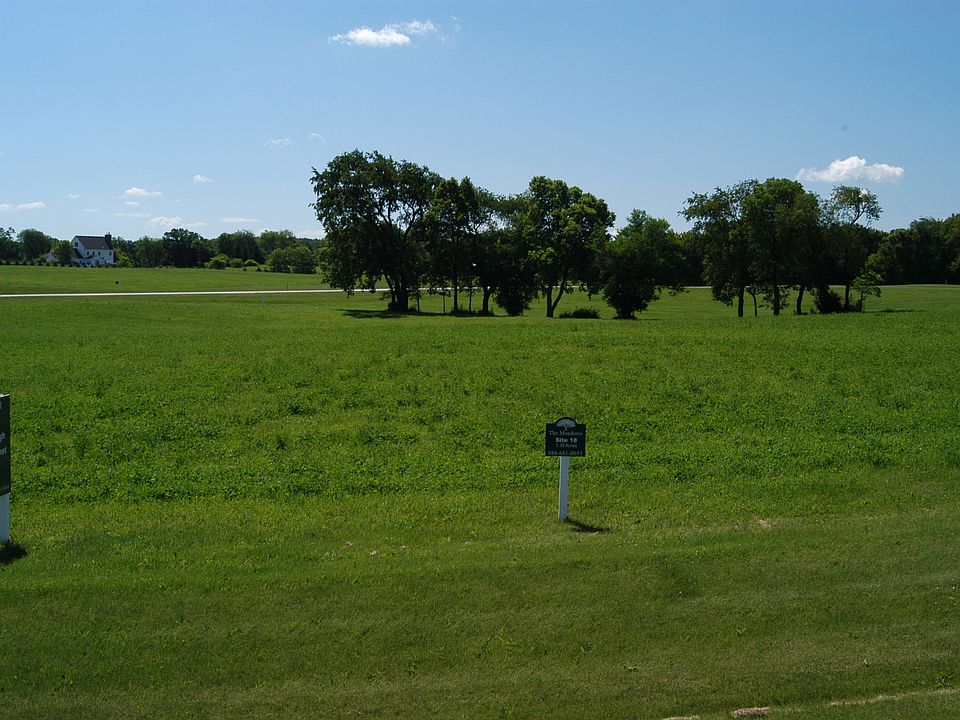 2nd image of 1591 Majestic Way E