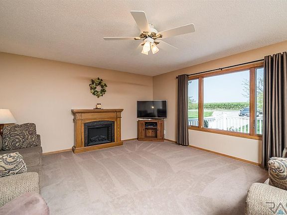 4th image of 48037 270th St