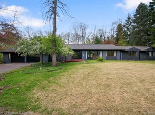 27869 Old Colony St, Farmington Hills, MI 48334