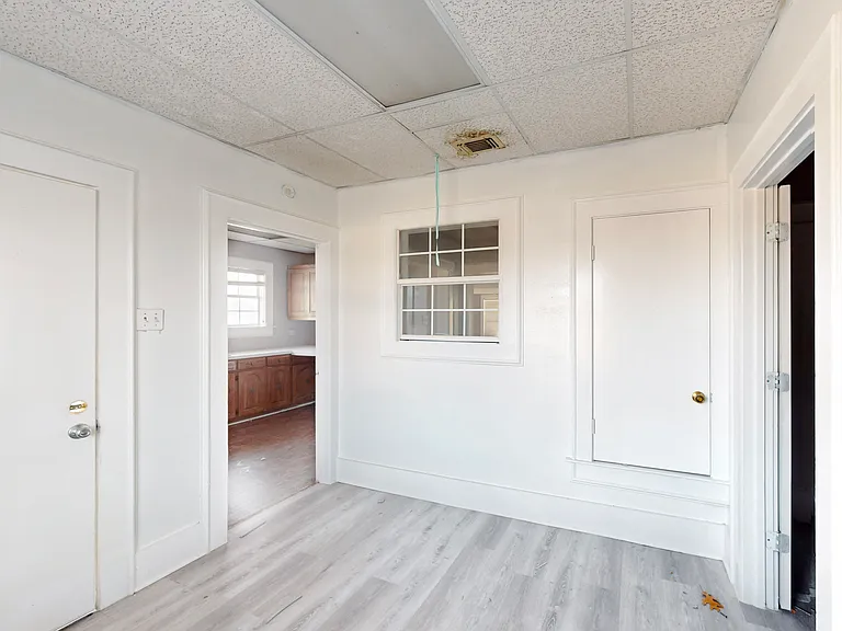 409 W Main St — Photo 24