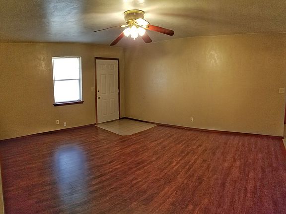 4th image of 1216 Pond Creek Dr