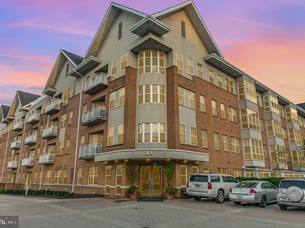 23 Pierside Dr Unit 237, Baltimore, MD 21230