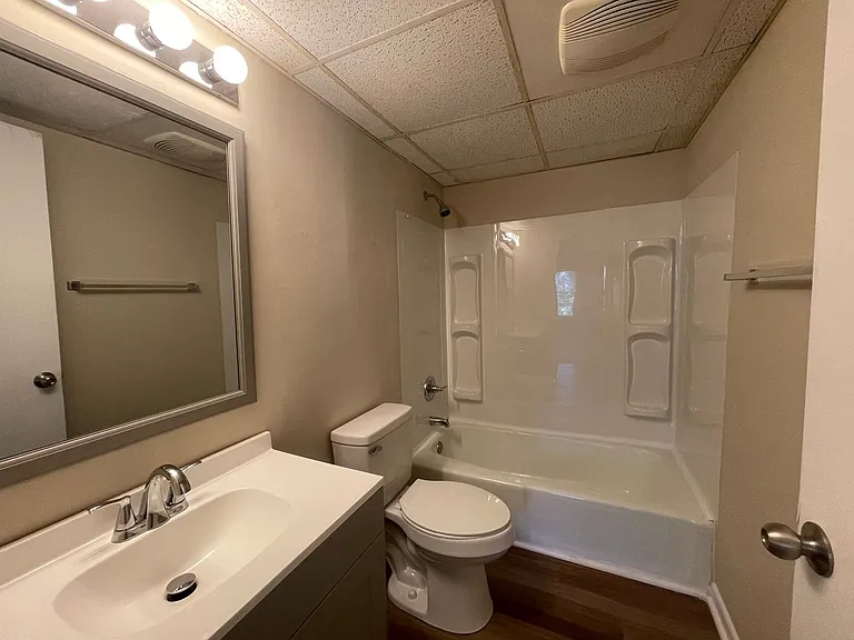 207 Charleston Ave — Photo 11