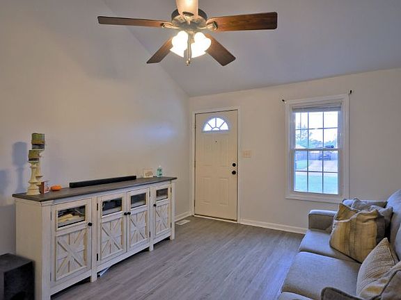 4th image of 961 Applegrove Cir