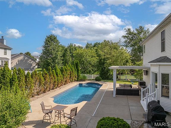 2nd image of 103 Perennial Ct