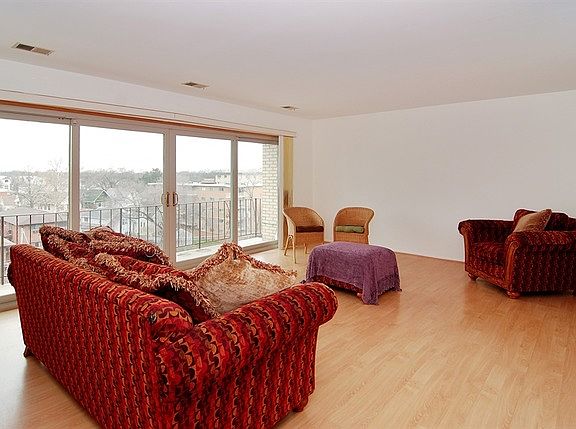 2nd image of 235 Marengo Ave APT 6F