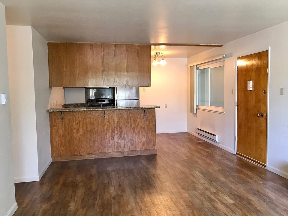 1st image of 398 Alida Way #1