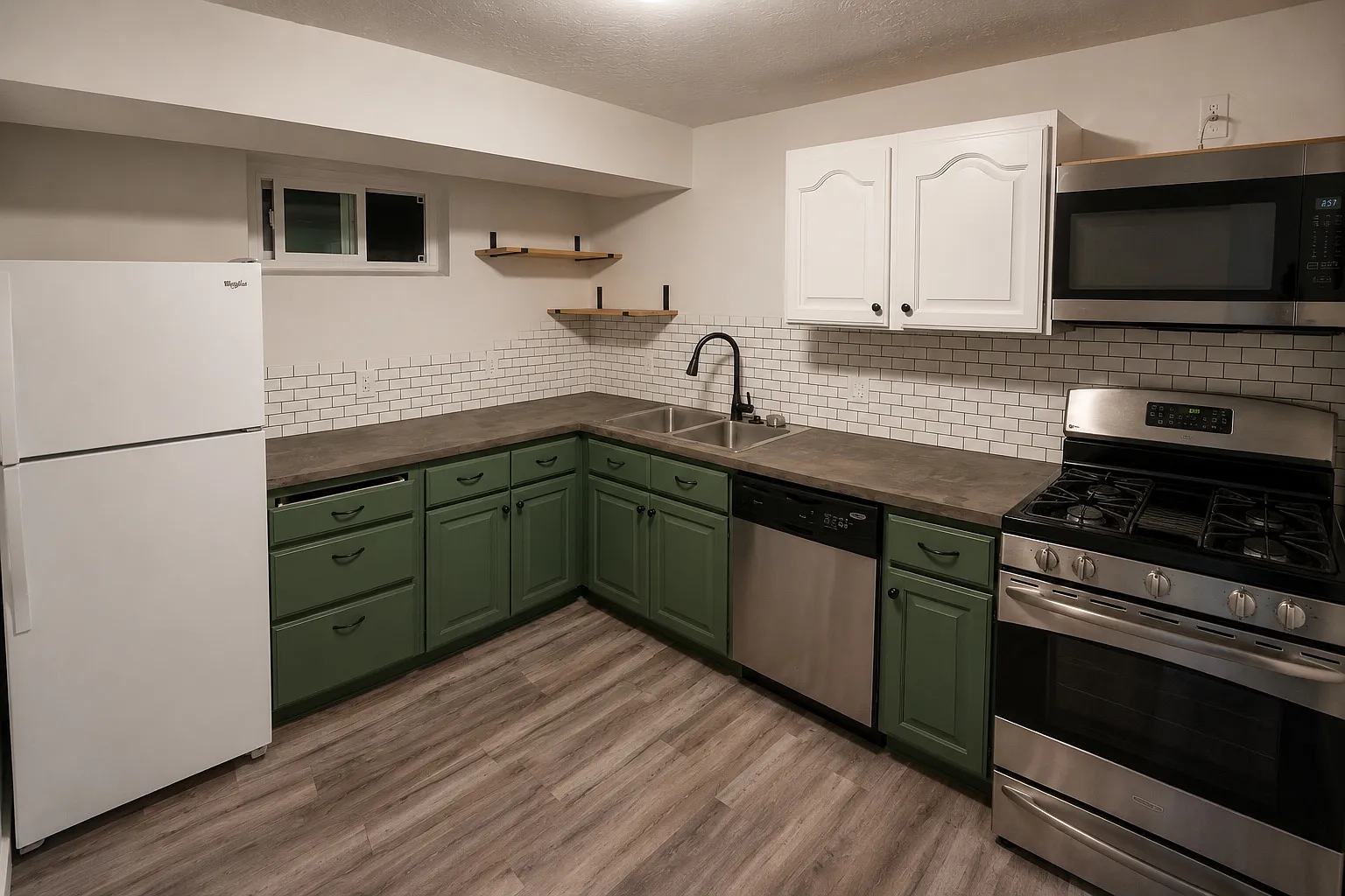 2 bed, 1100 sqft, $1,750 — Photo 1
