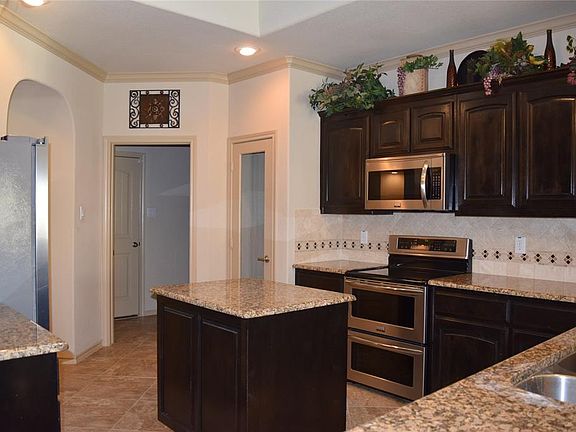 3rd image of 4605 Hidden Meadows Trl