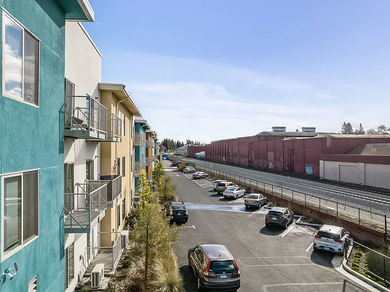Pullman Lofts — Photo 79