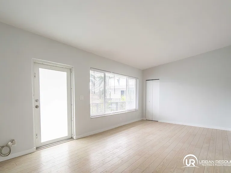 1750 S Treasure Dr #8 — Photo 16