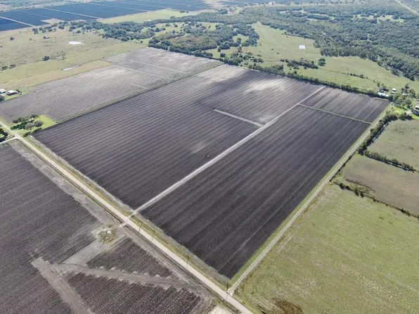 1010 County Road 23, Damon, TX 77430