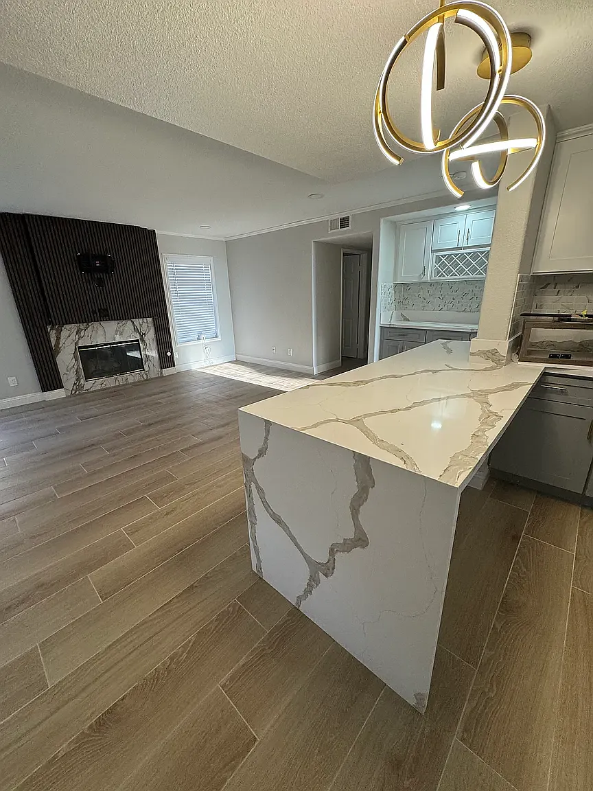 5 bed, 2328 sqft, $2,700 — Photo 3