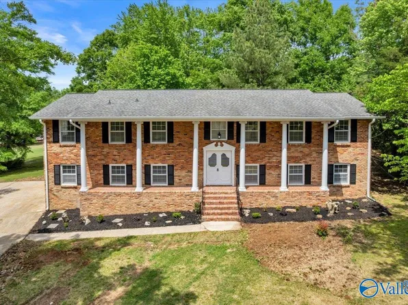 8007 Greenwillow Ct SE, Huntsville, AL 35802