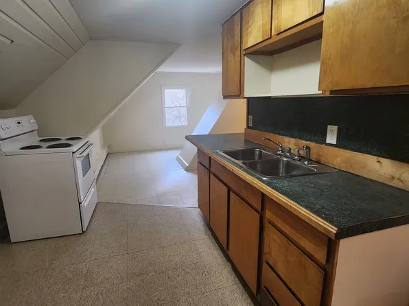 173 Oak St #5, Lewiston, ME 04240
