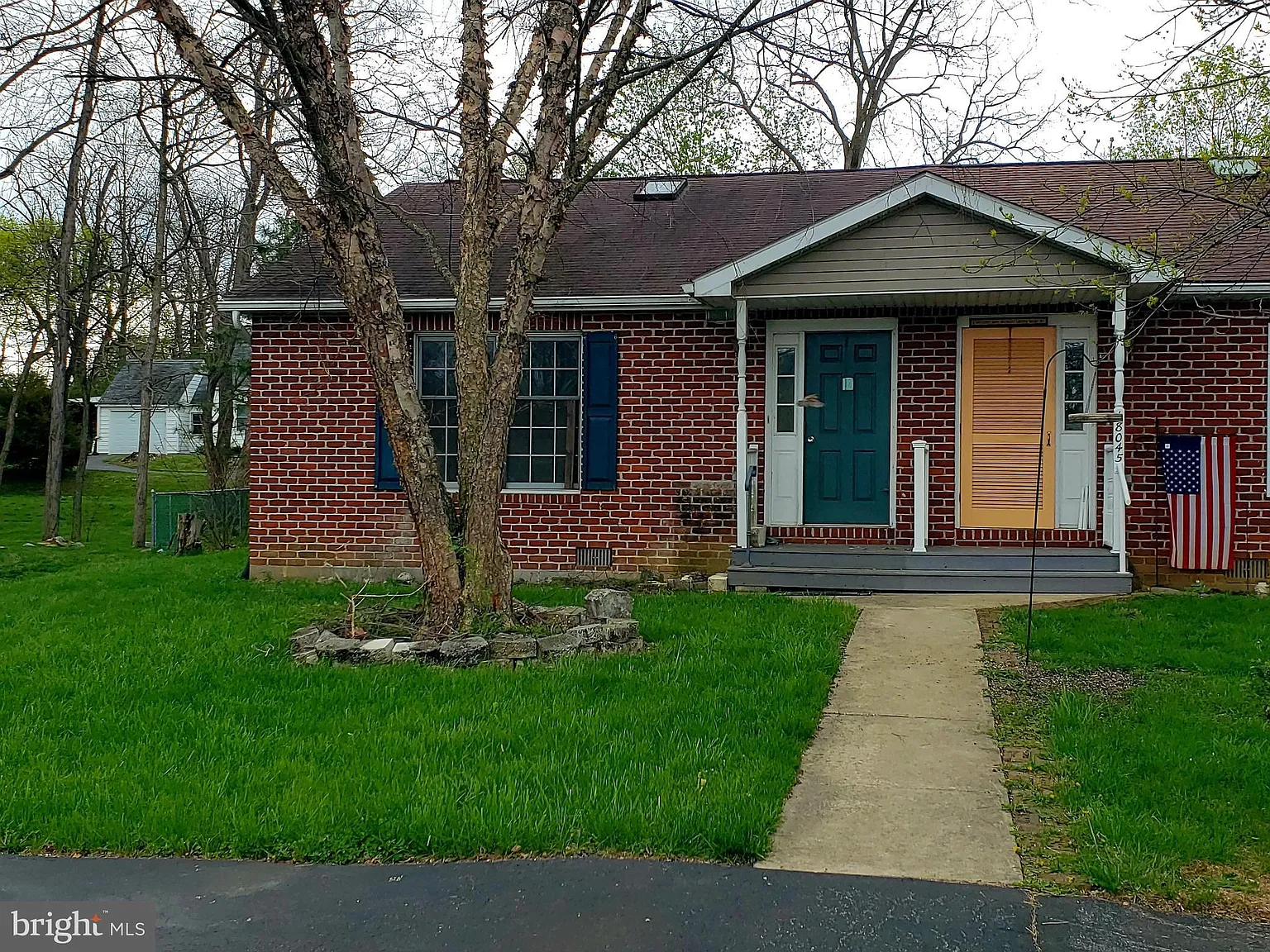 18047 Edith Ave photo 1