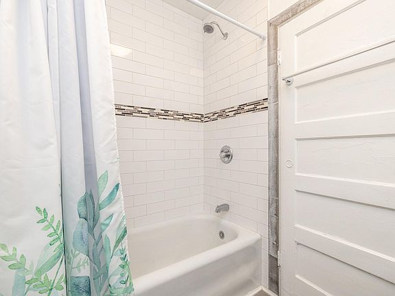 5th image of 1111 W Grace St