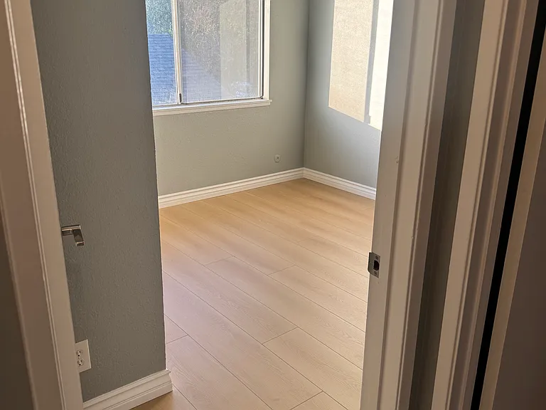 770 Hartford Ln — Photo 25