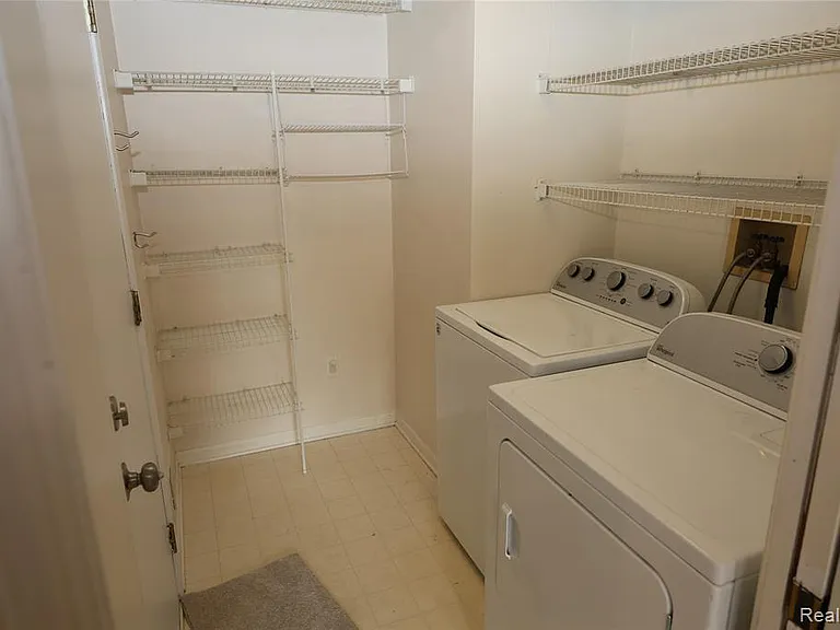 3361 Milcroft Ct — Photo 48