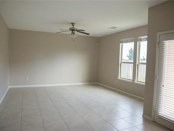 5th image of 4005 Red Rock Dr